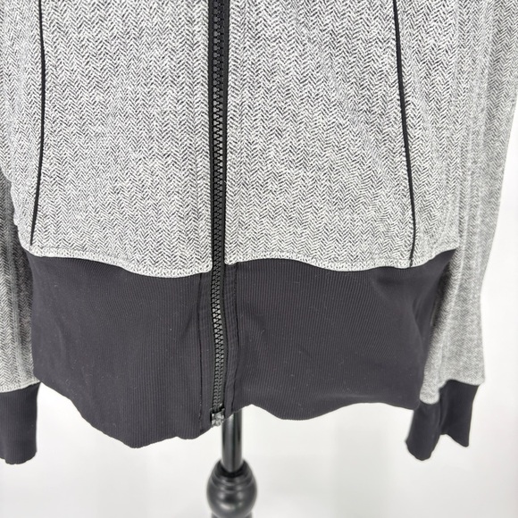Lululemon Women's Size 8 Herringbone Grey Full Zip Athletic‎ Asana Jacket - Picture 7 of 10